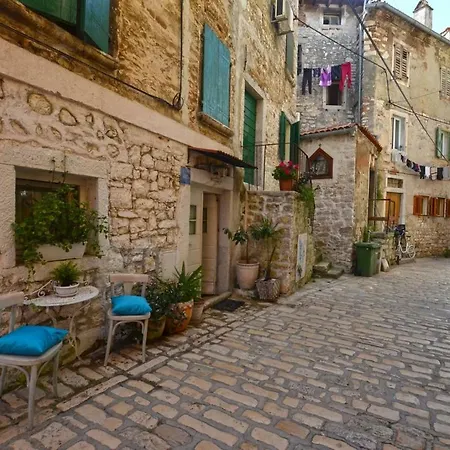 Chic Antique *