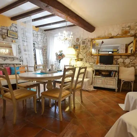 Chic Antique *